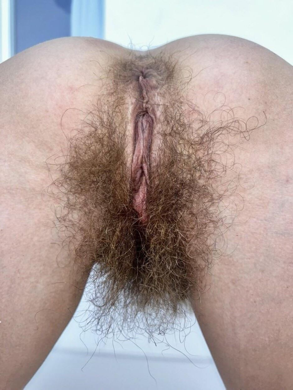 Hairy par derrière