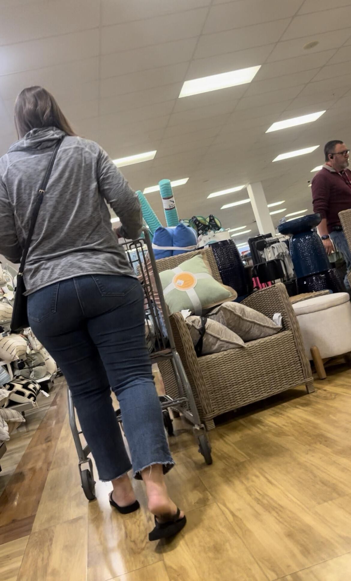 Jeans et pantalons serrés candides
