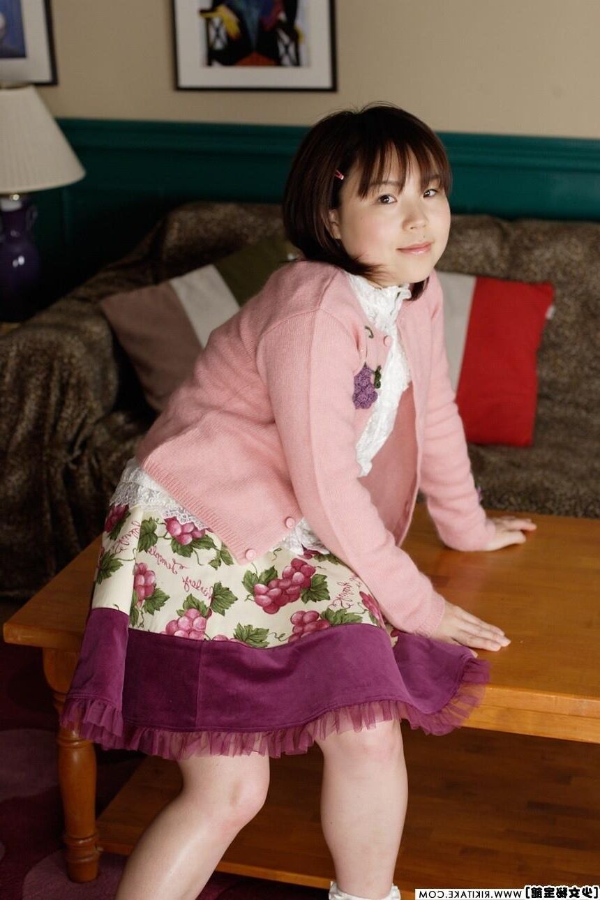 modelo nude japonês Aki Soyoka