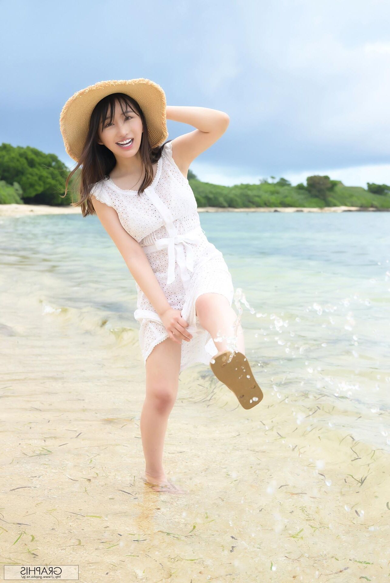 Karen Yuzuriha Graphis Gals Unveil