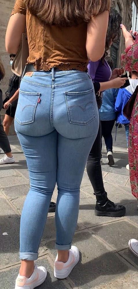 Ass Watching 