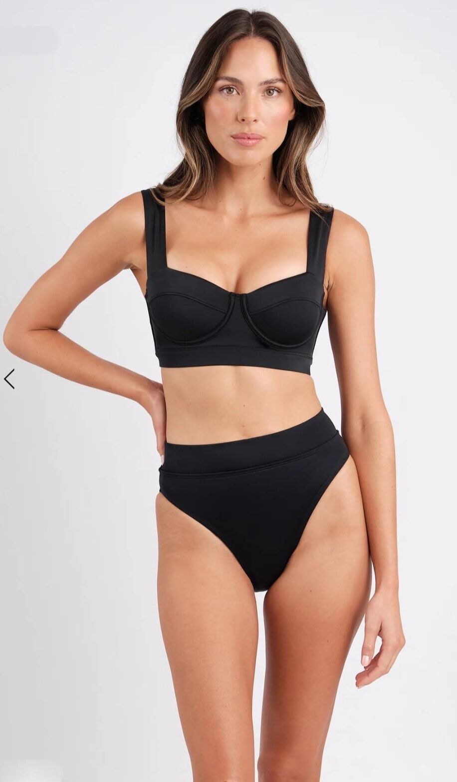 Mezcla de lencería y bikini