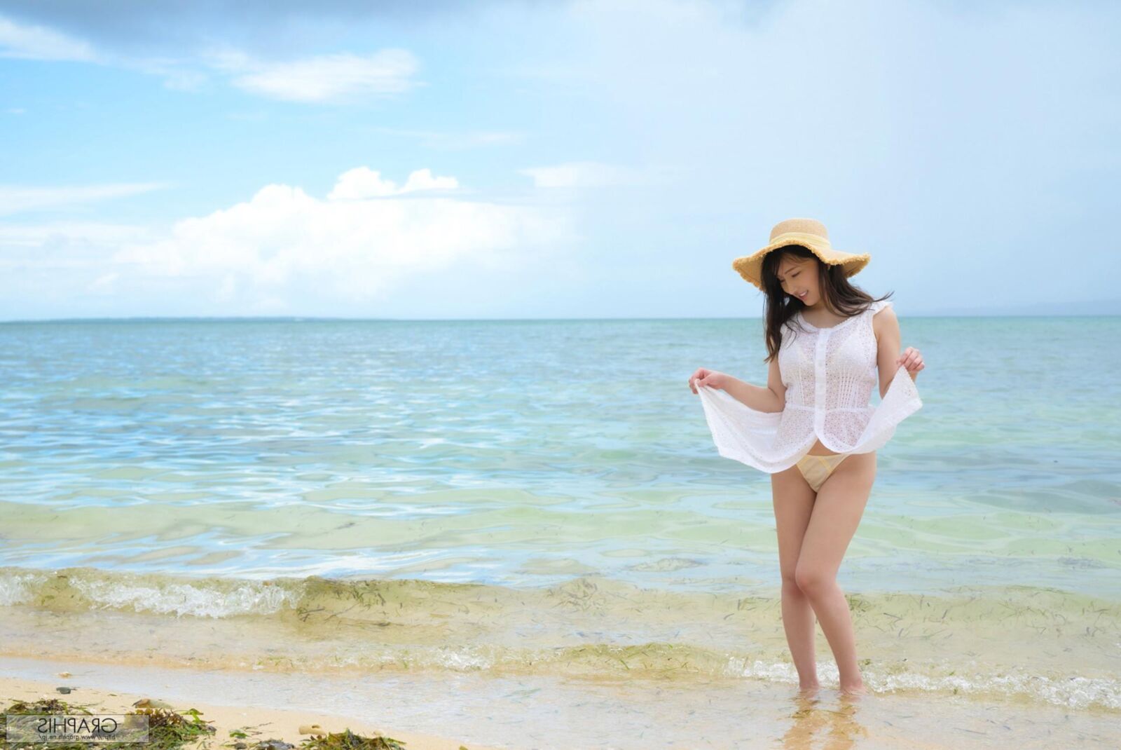 Karen Yuzuriha Graphis Gals Unveil