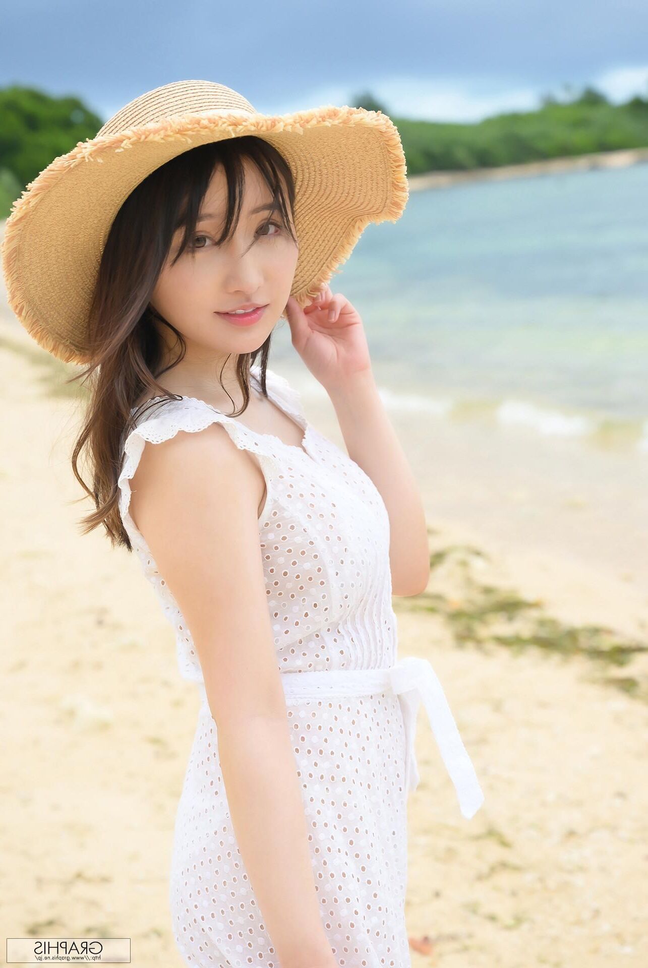 Karen Yuzuriha Graphis Gals Unveil