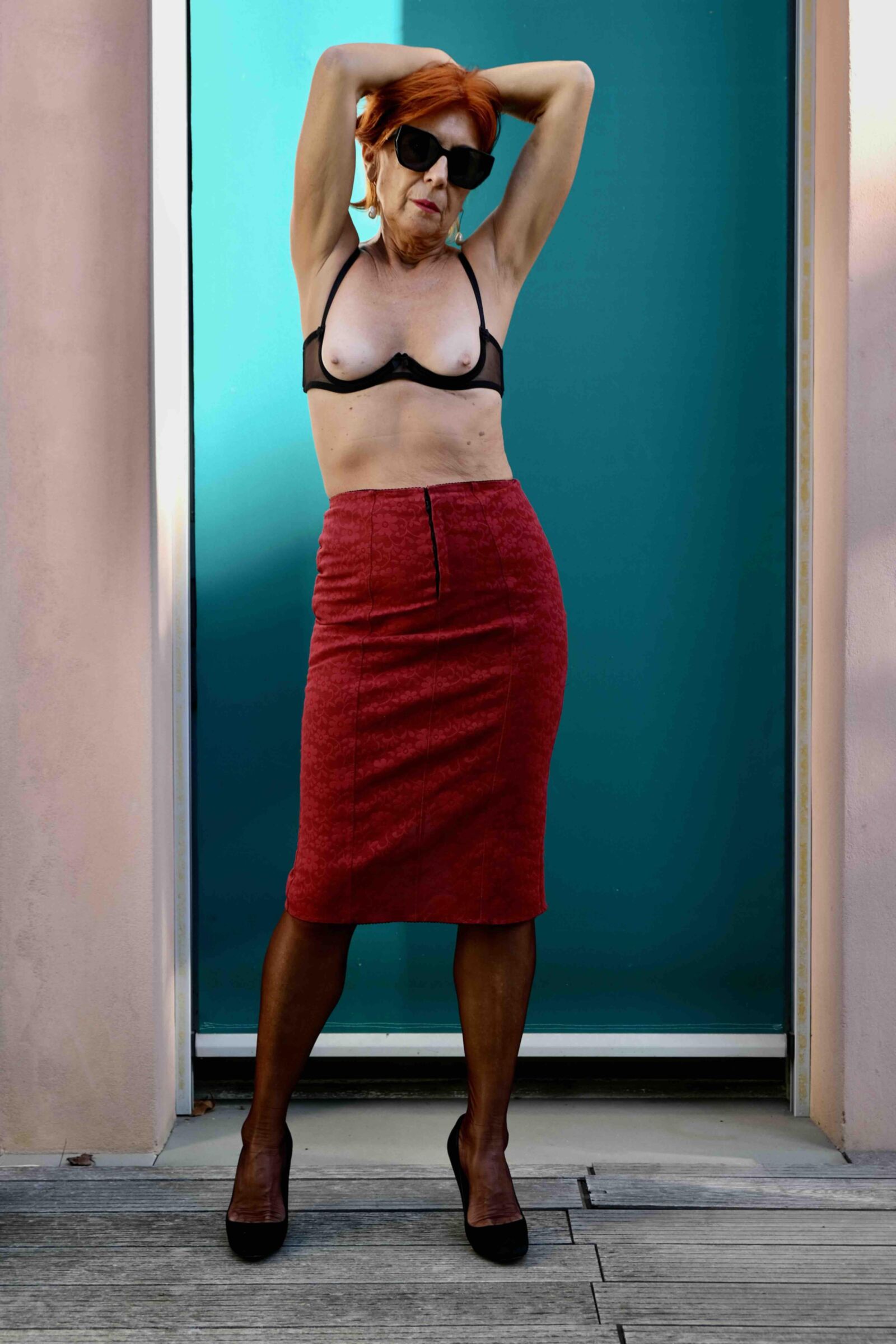  yo love expose cunt, tits, asshole in stockings and heels