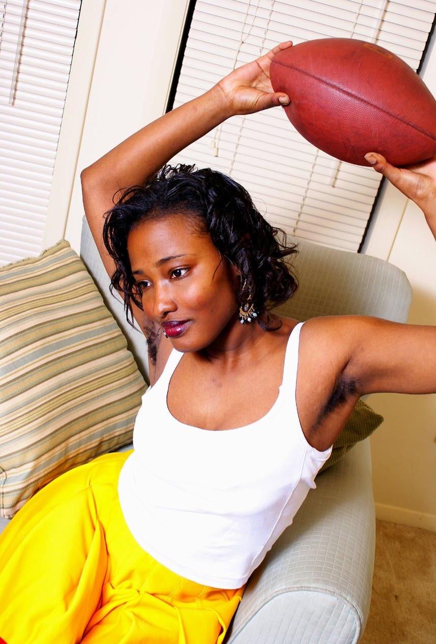Gorgeous haury ebony teen with large saggy tits reesie