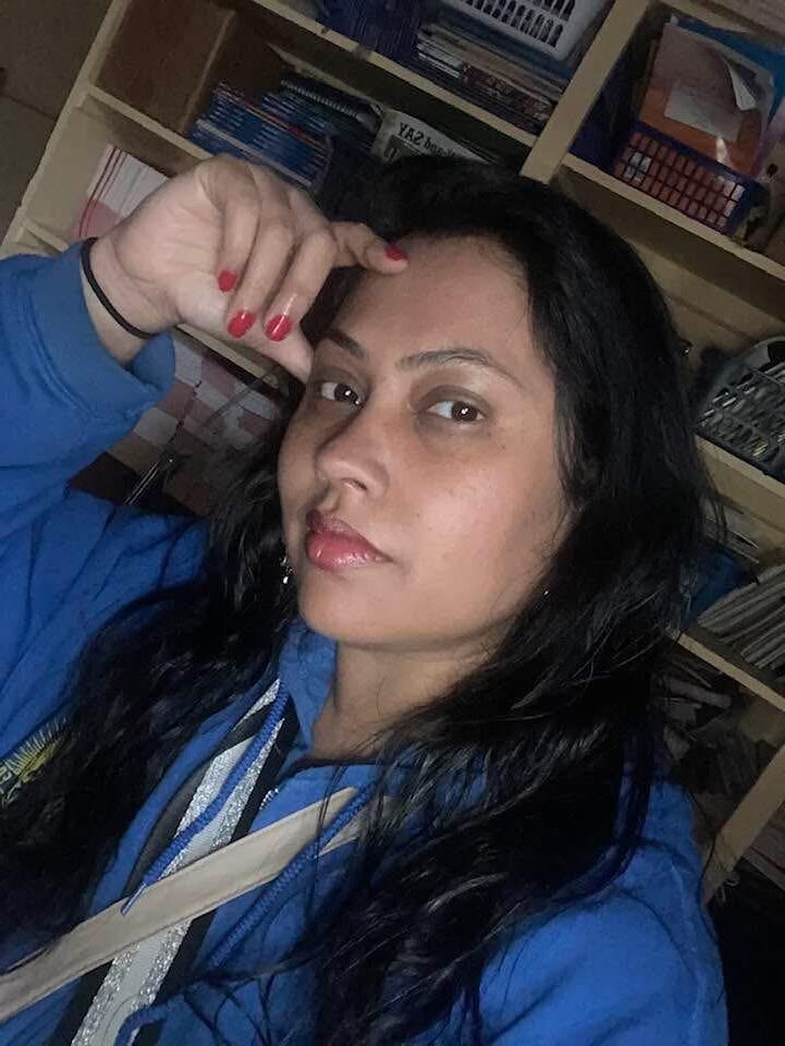 Lolly bengali mahbuba está de volta