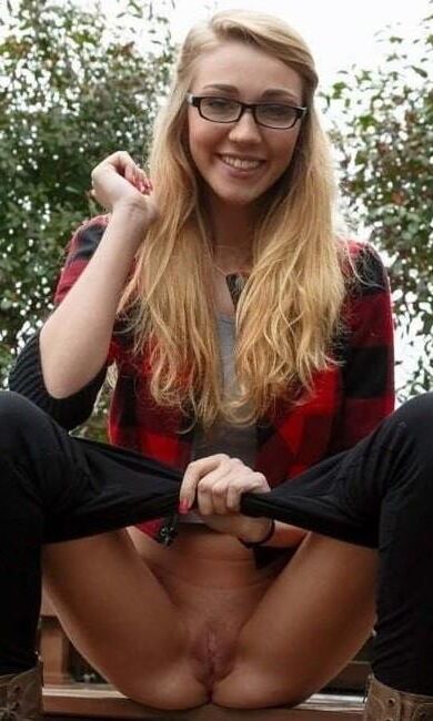 Prettiest Amateur Pussies Slideshow