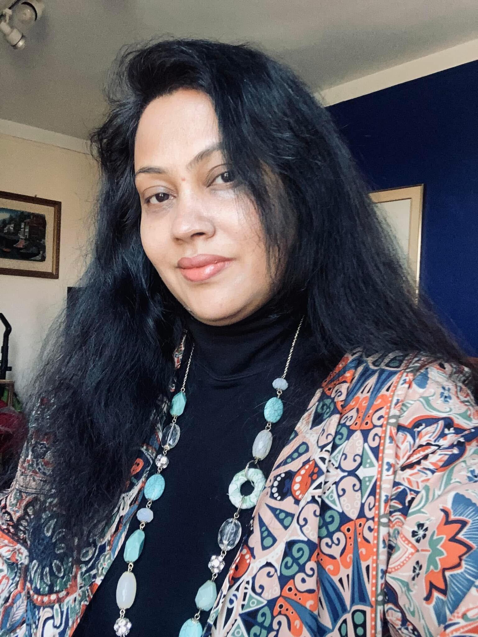 Lolly bengali mahbuba está de volta