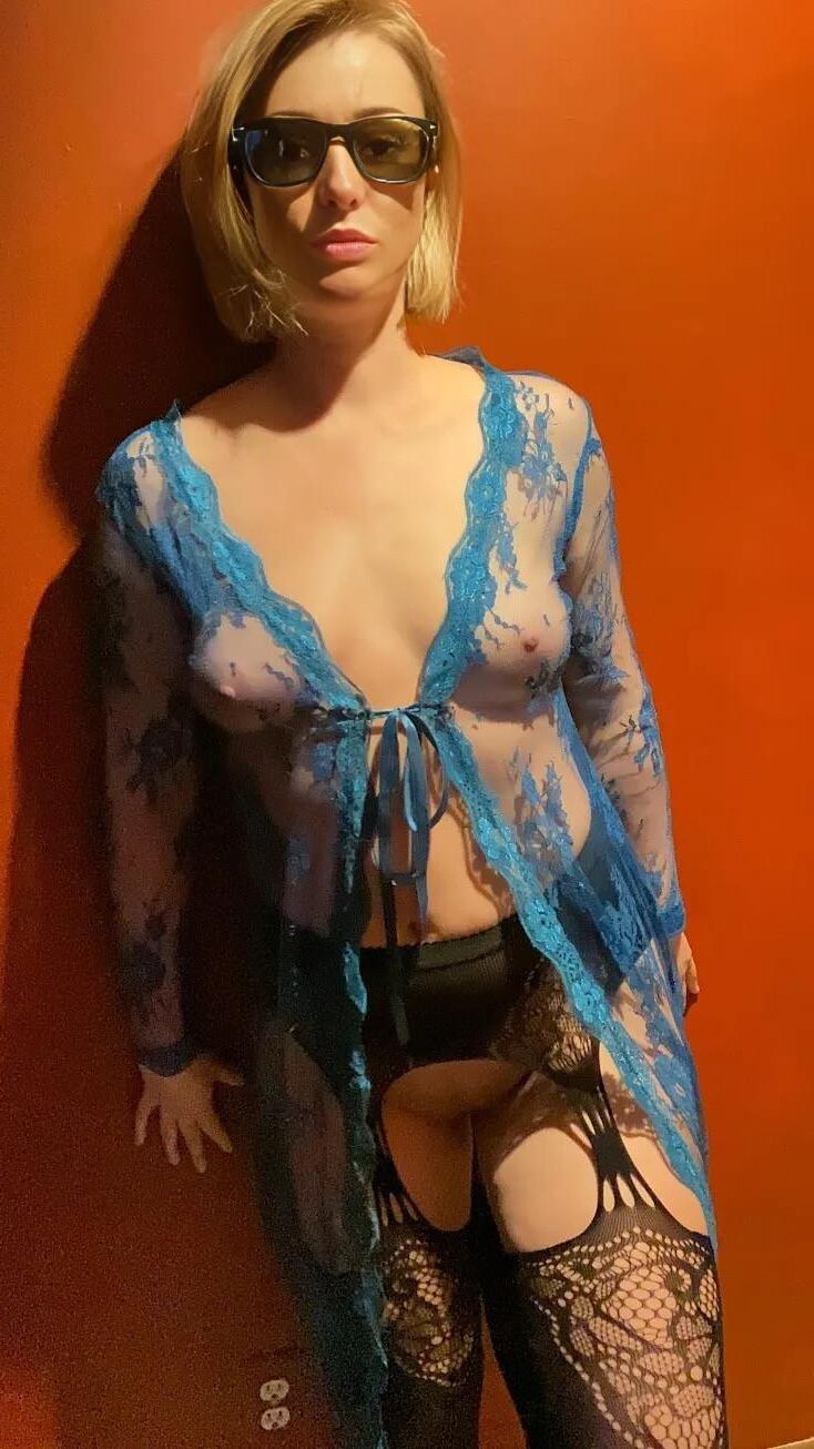 Would you like to fuck my wife? (Wife’s body with ai face)