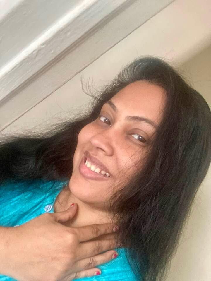 Lolly bengali mahbuba está de volta