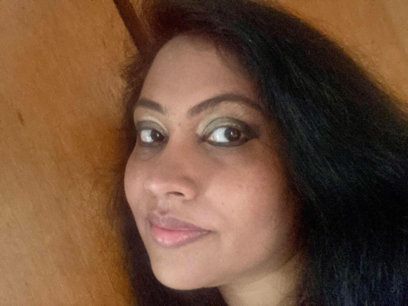 Lolly bengali mahbuba está de volta