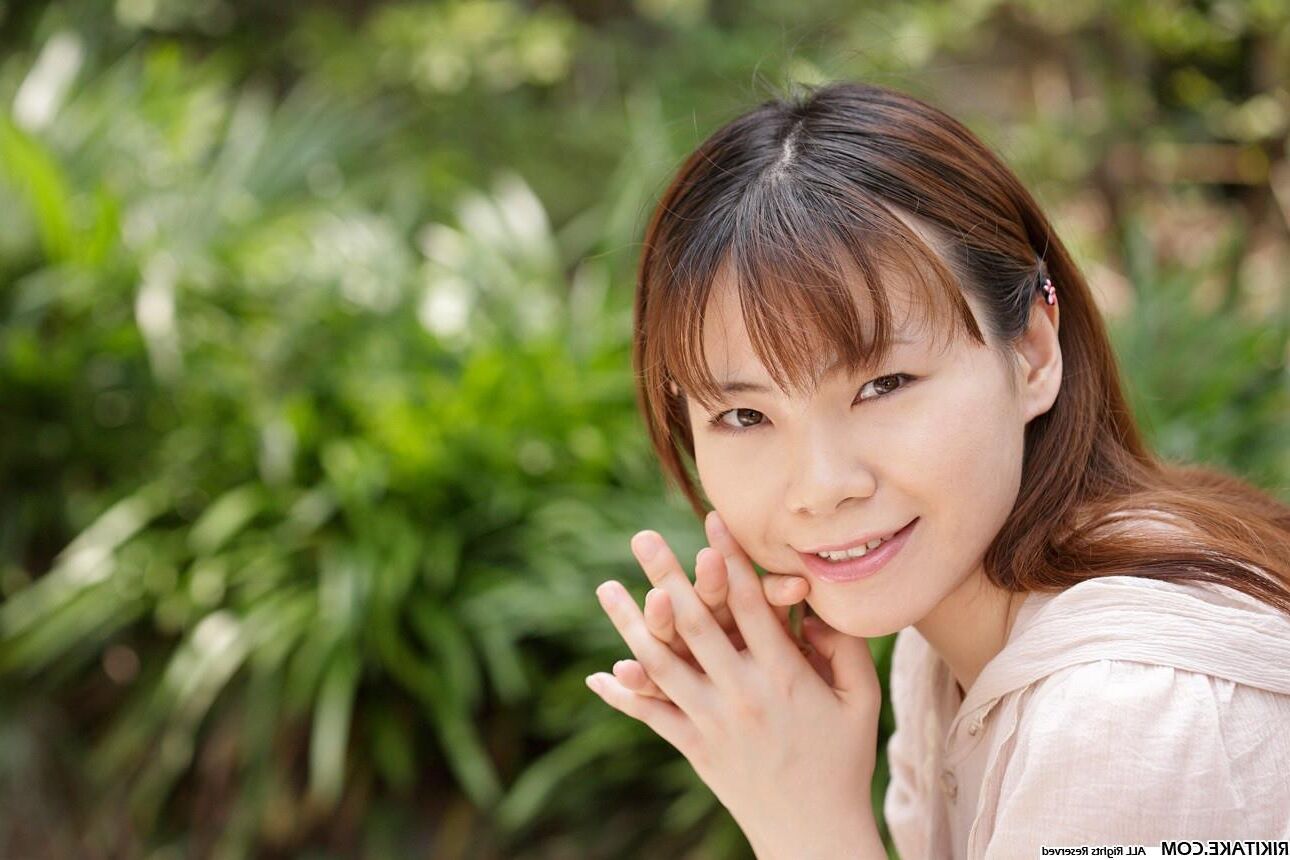 japanese nude model Tomomi Yasuda