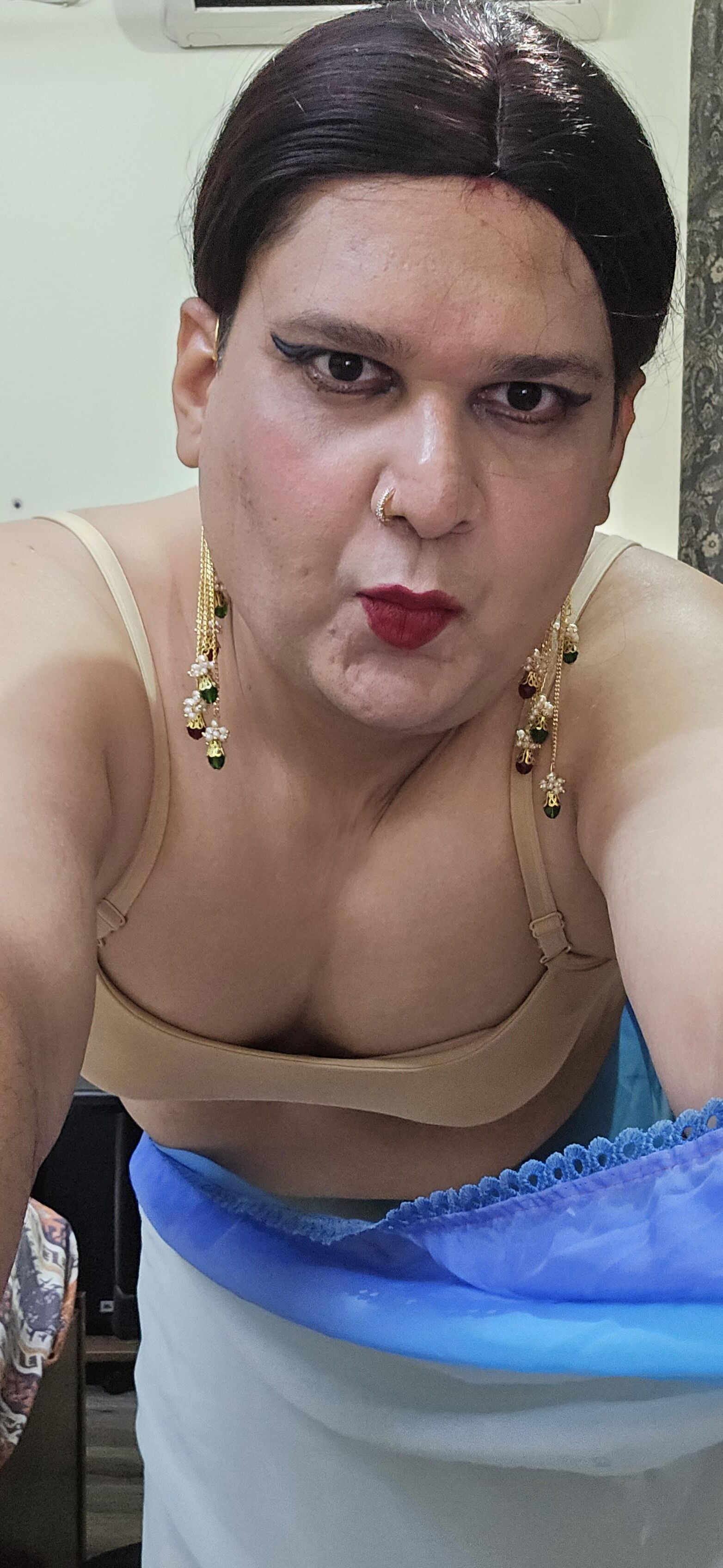 Shemale Monica m cum liebevolles Gesicht