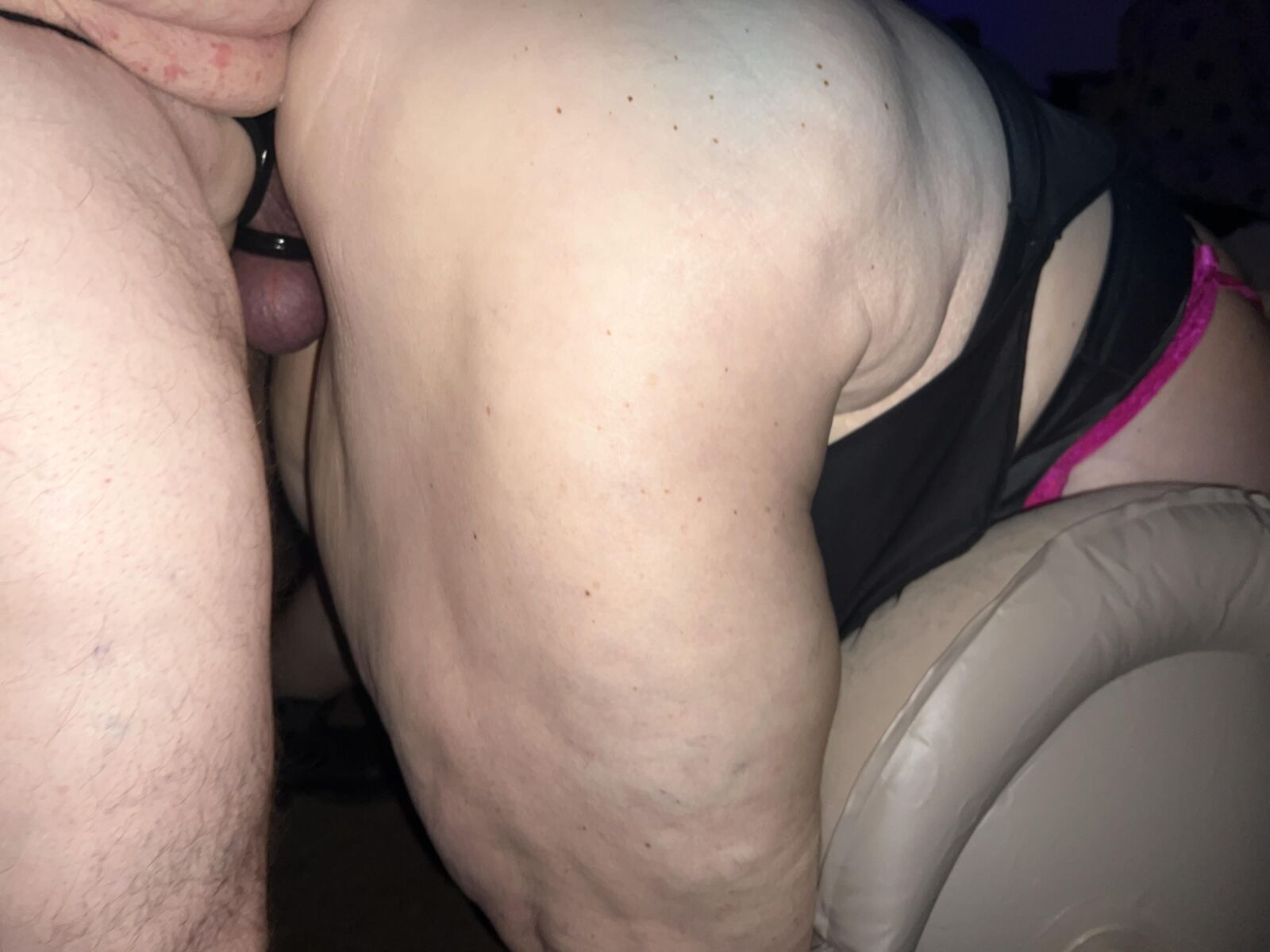 新しいアマチュアBBWの妻ビッグロバとお尻の結び目