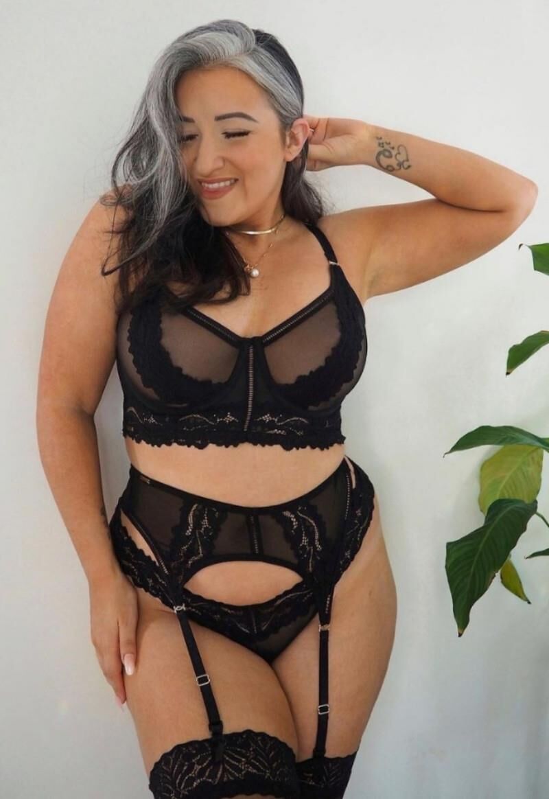 Mature lingerie babe's 