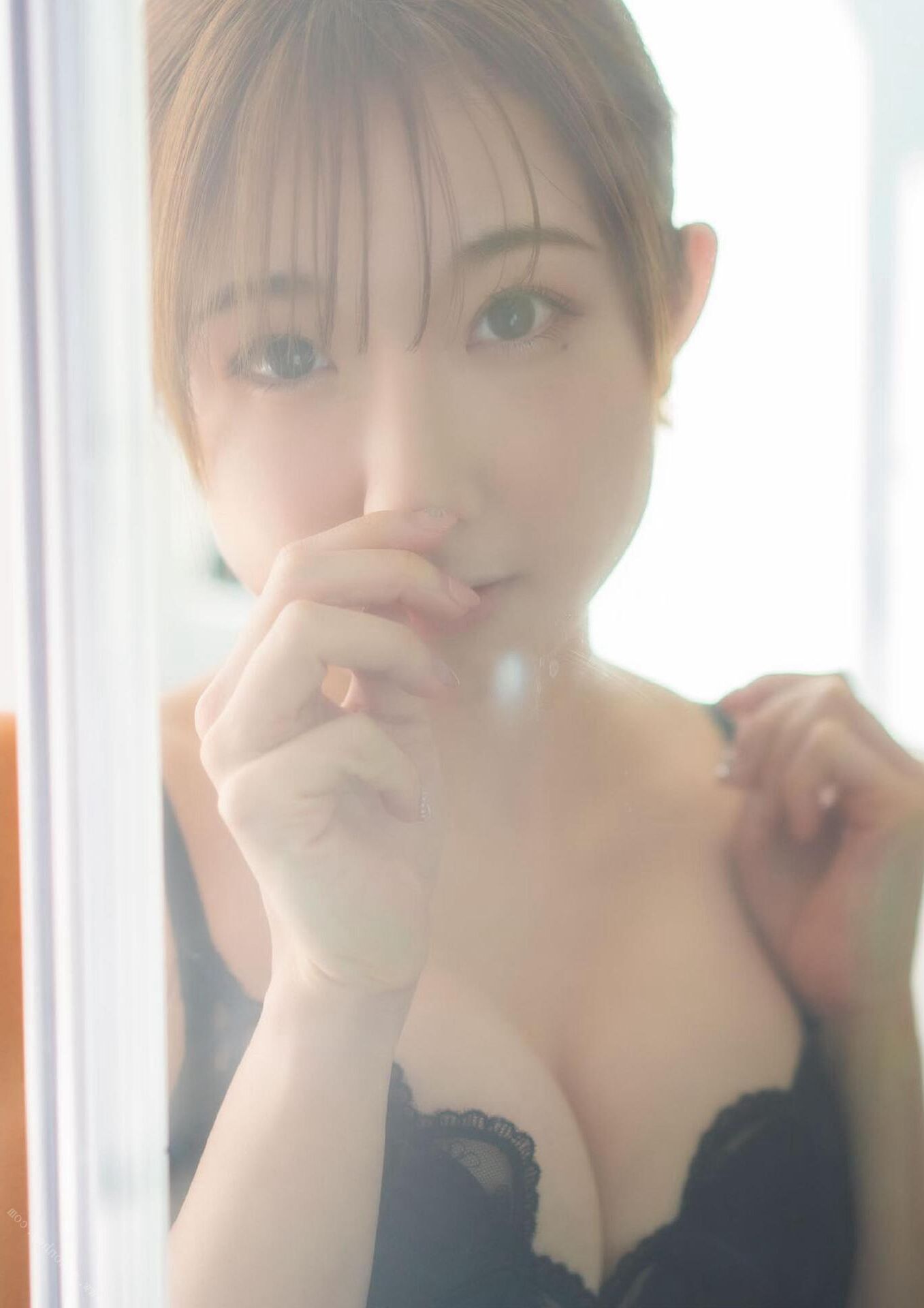 Momo Taiga Gravura Book Love