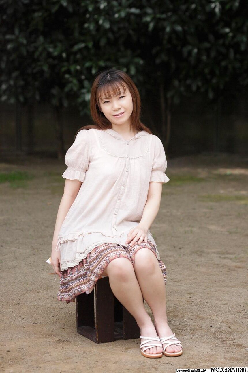 japanese nude model Tomomi Yasuda