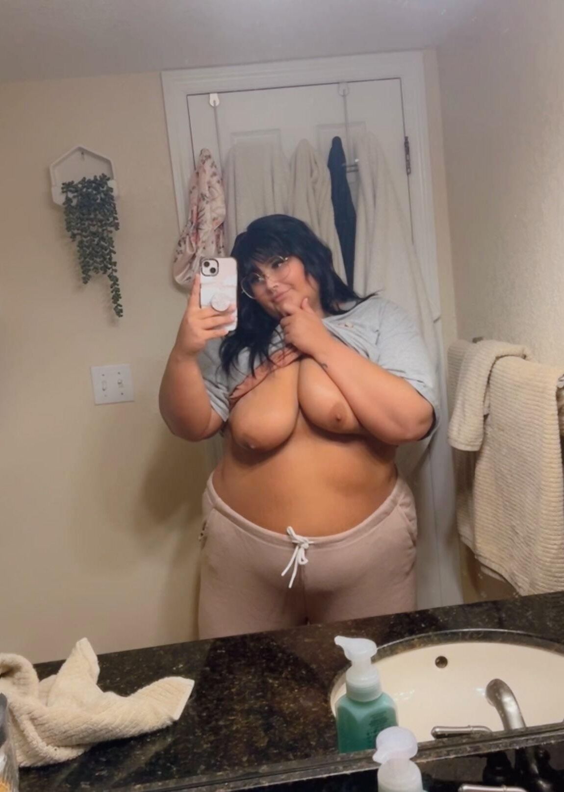 Very pretty BBW brunette