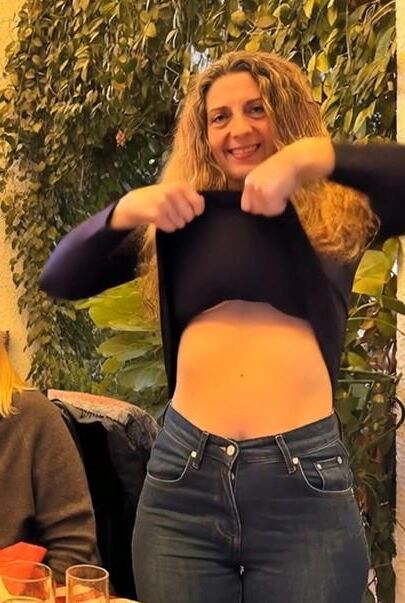 SOLEDAD NAKED IN PUBLIC BAR 