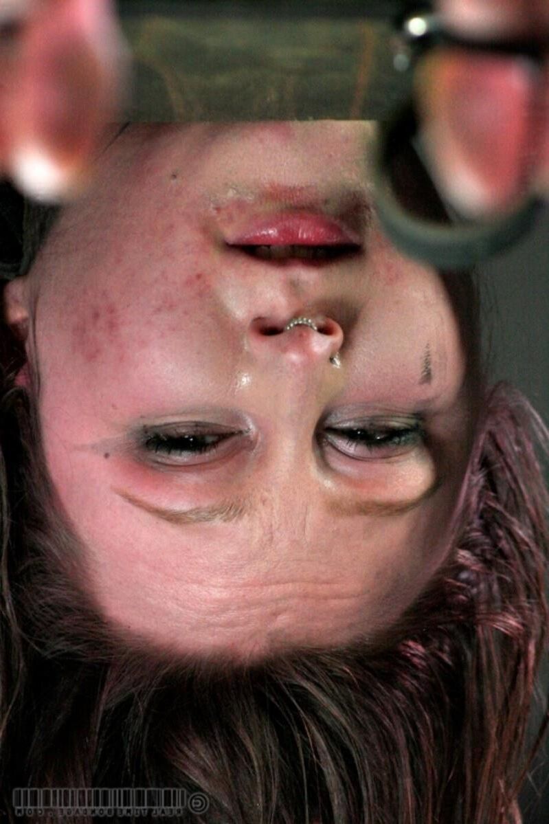 Modelo de bondage de Mollie Rose
