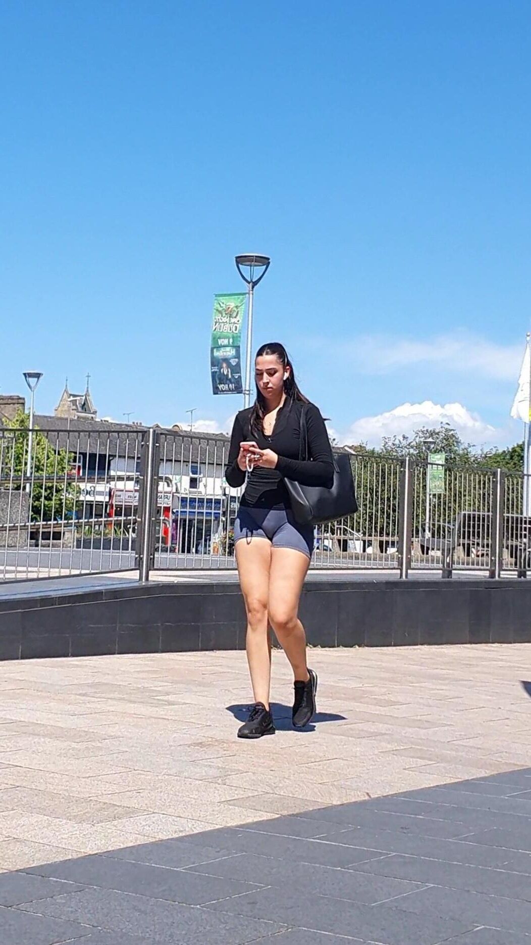 [Candid] Gym Desi mostra pernas e bunda