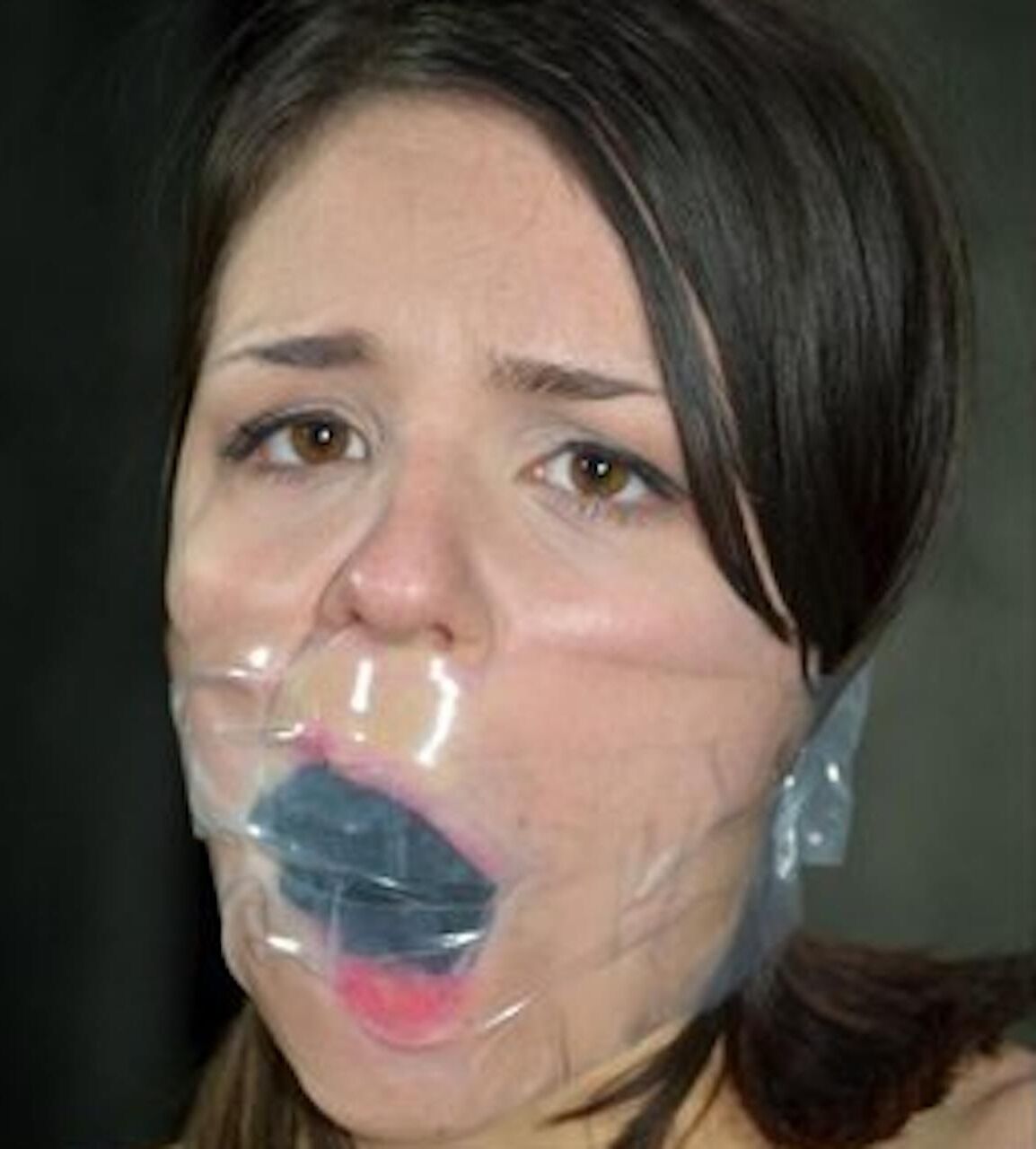 Caras amordazadas