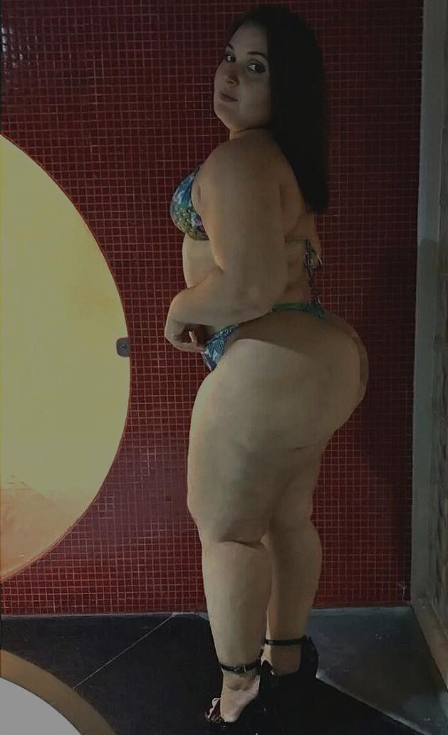 醜い脂肪bbw豚ジュリアは彼女を見つけてもっと暴露する