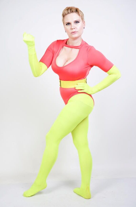 No desnuda imagen de caldo de cabello corto amarillo rojo leotard super héroe fe