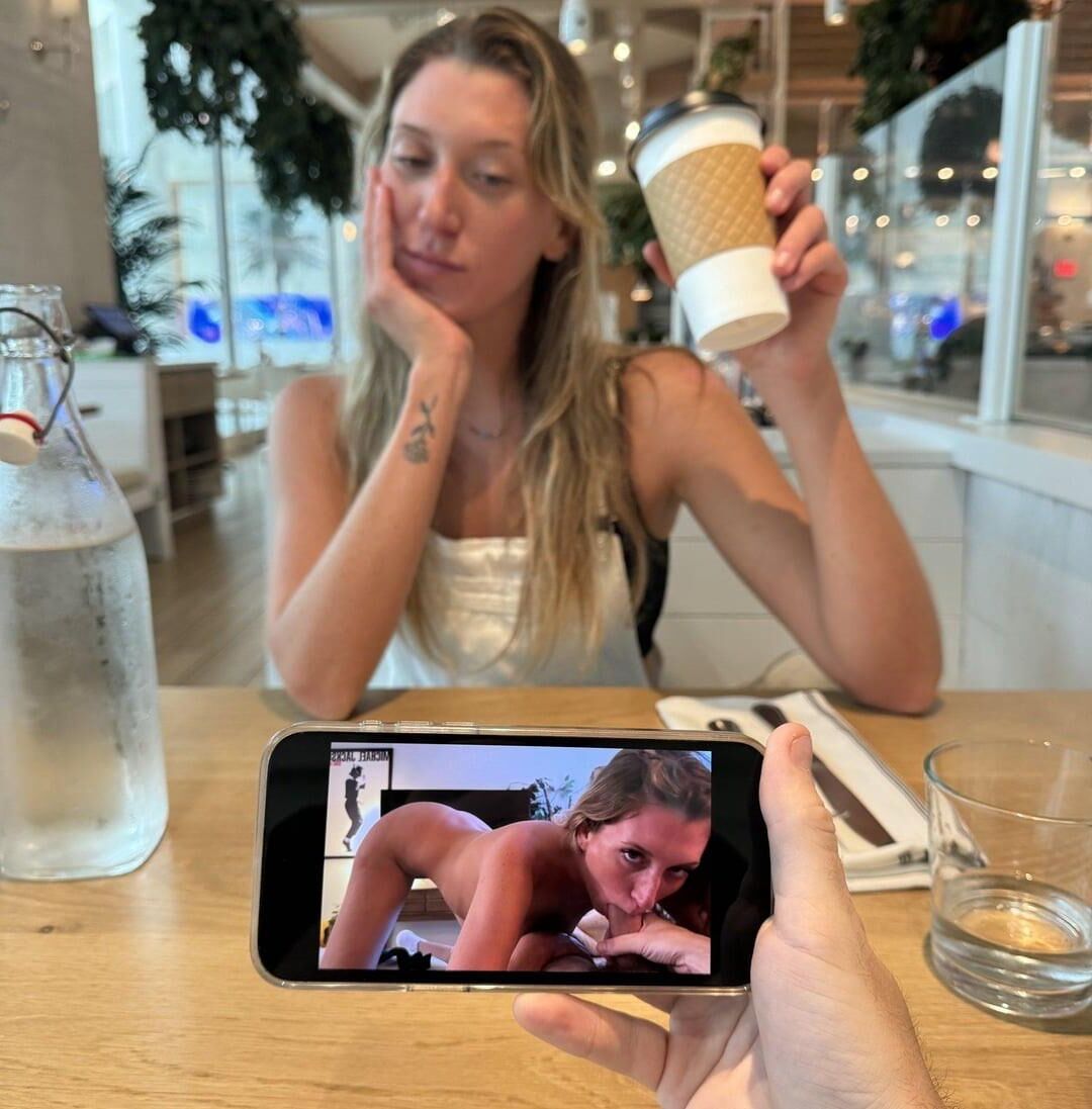 Dumb slut Redditor 