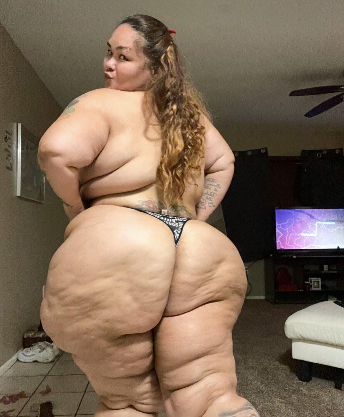 大型ボディブリーダーと低賃料SSBBWは成熟します