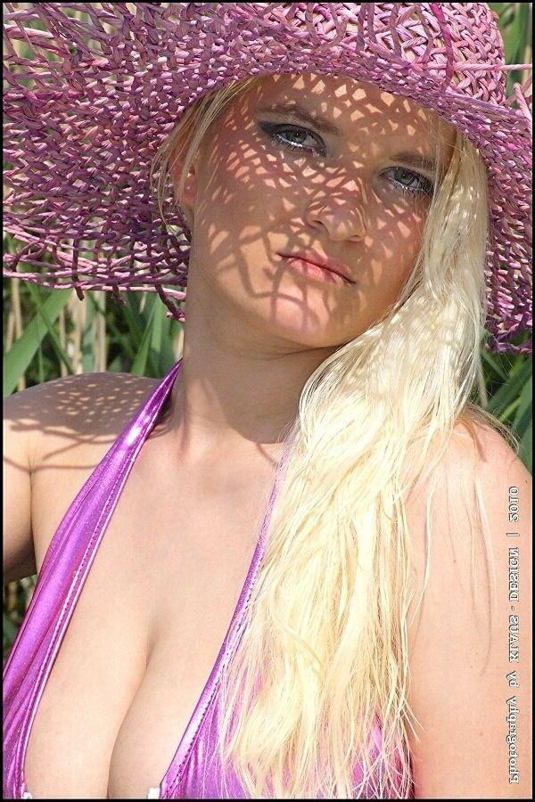 Bella Busty German Model
