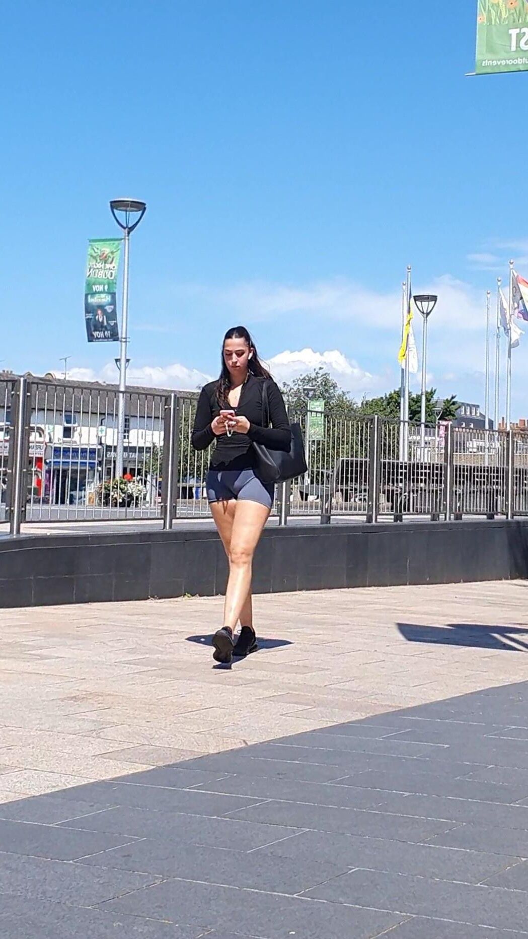 [Candid] Gym Desi mostra pernas e bunda