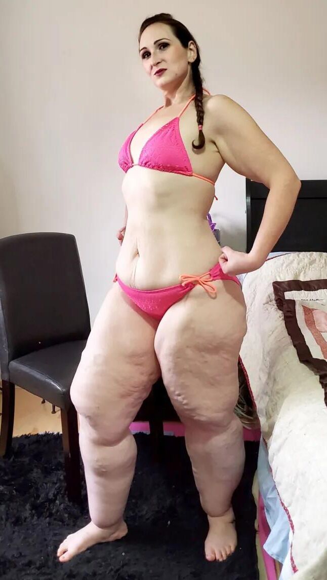 Piernas de celulitis de verano