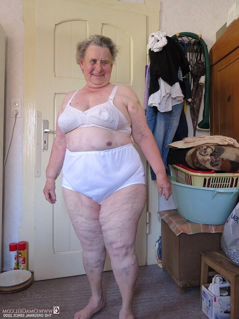 ABUELITA. 