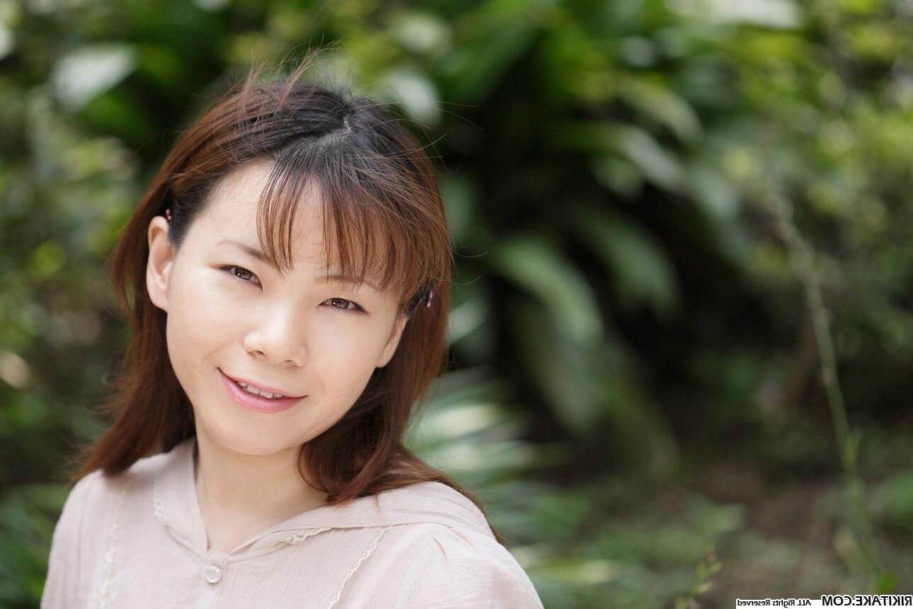 japanese nude model Tomomi Yasuda