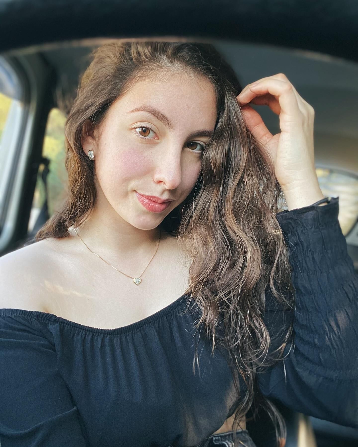 Teen Larissa für Tribute