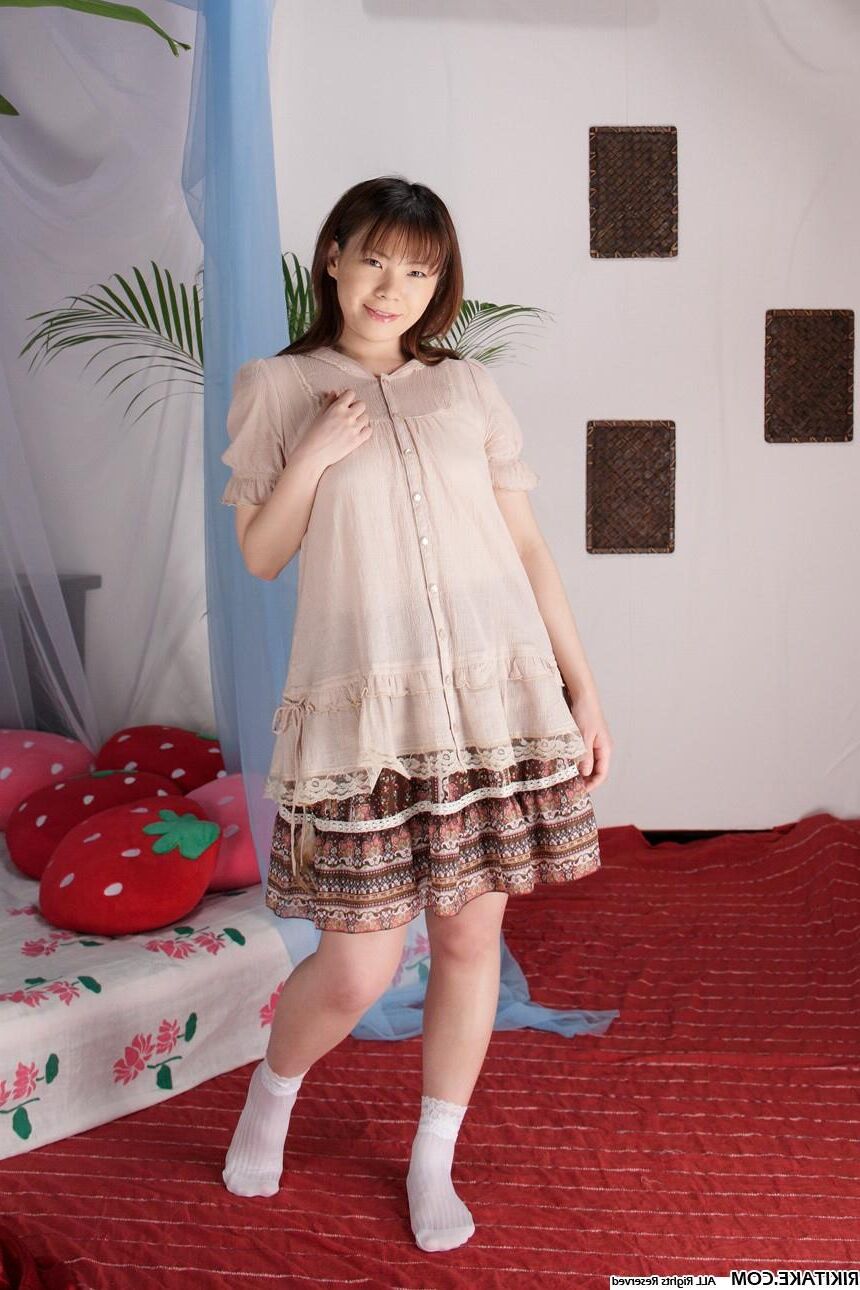 japanese nude model Tomomi Yasuda