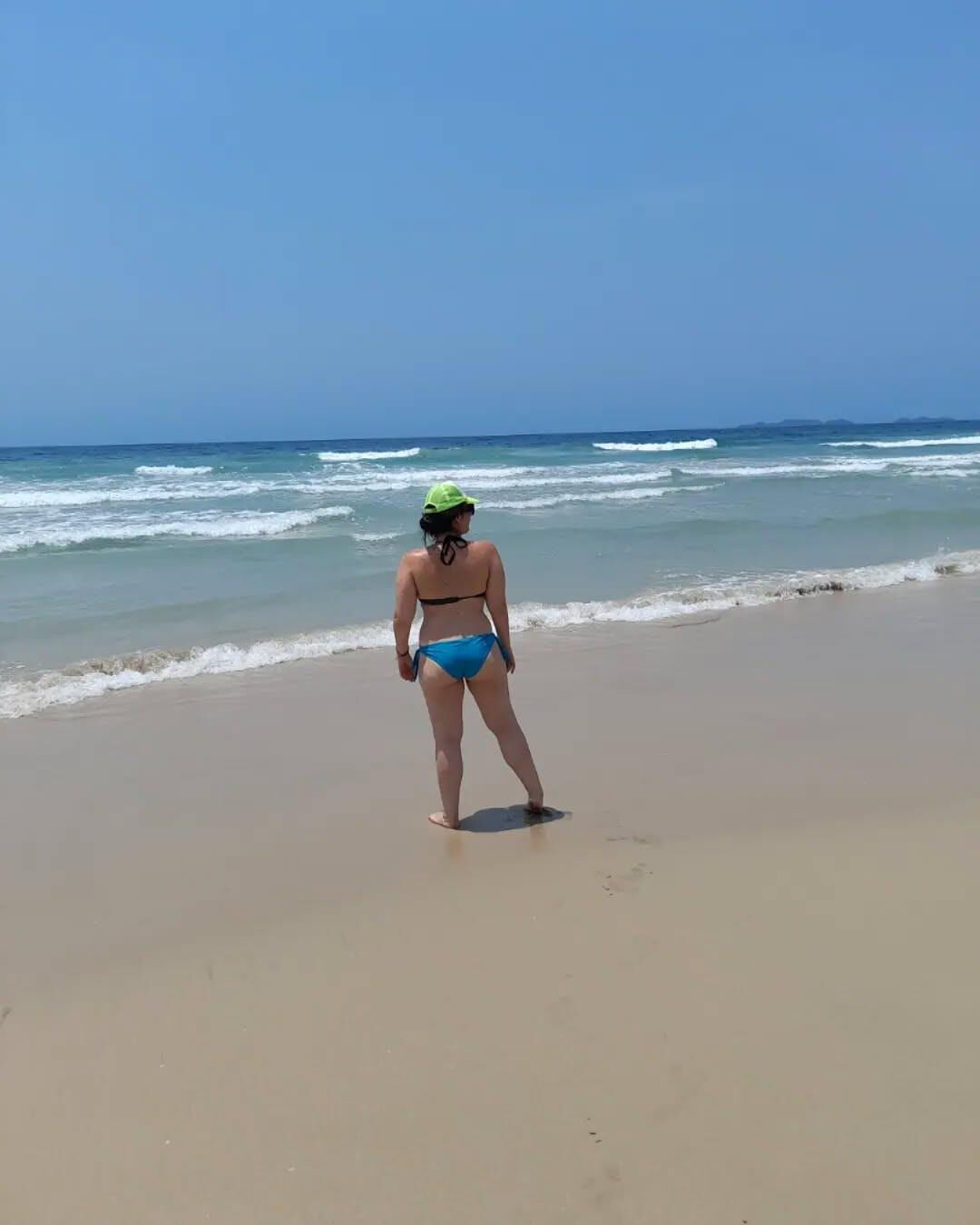 Latim sexy incrível com peitos grandes