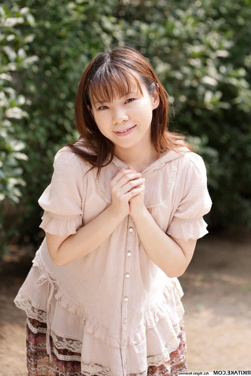 japanese nude model Tomomi Yasuda