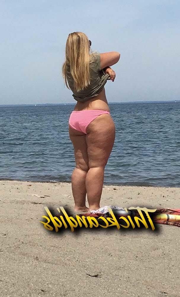 Piernas de celulitis de verano