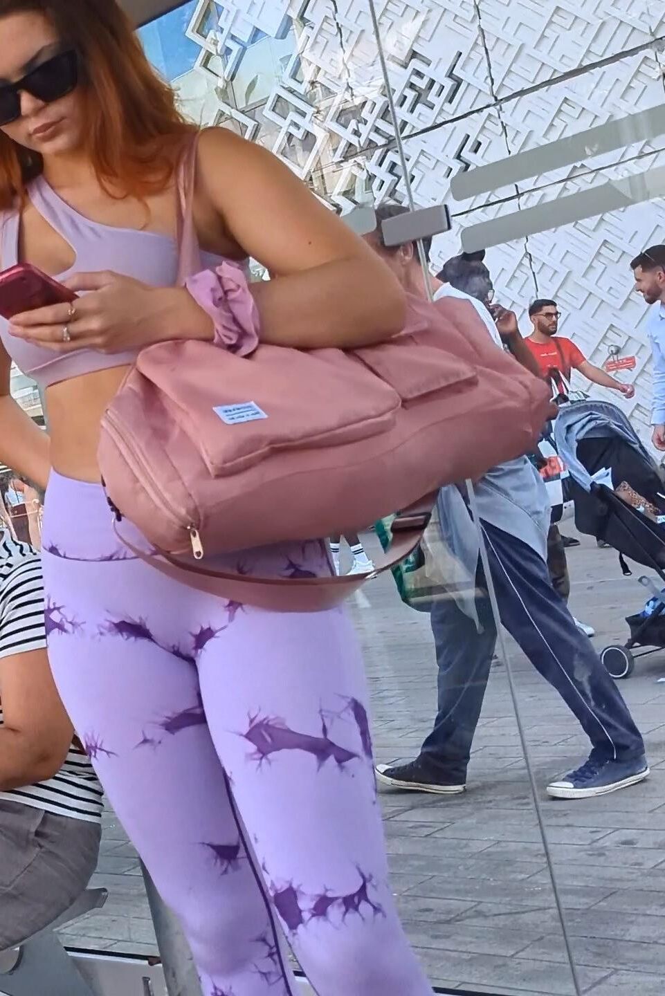 Nalgona lícra lila encuentro