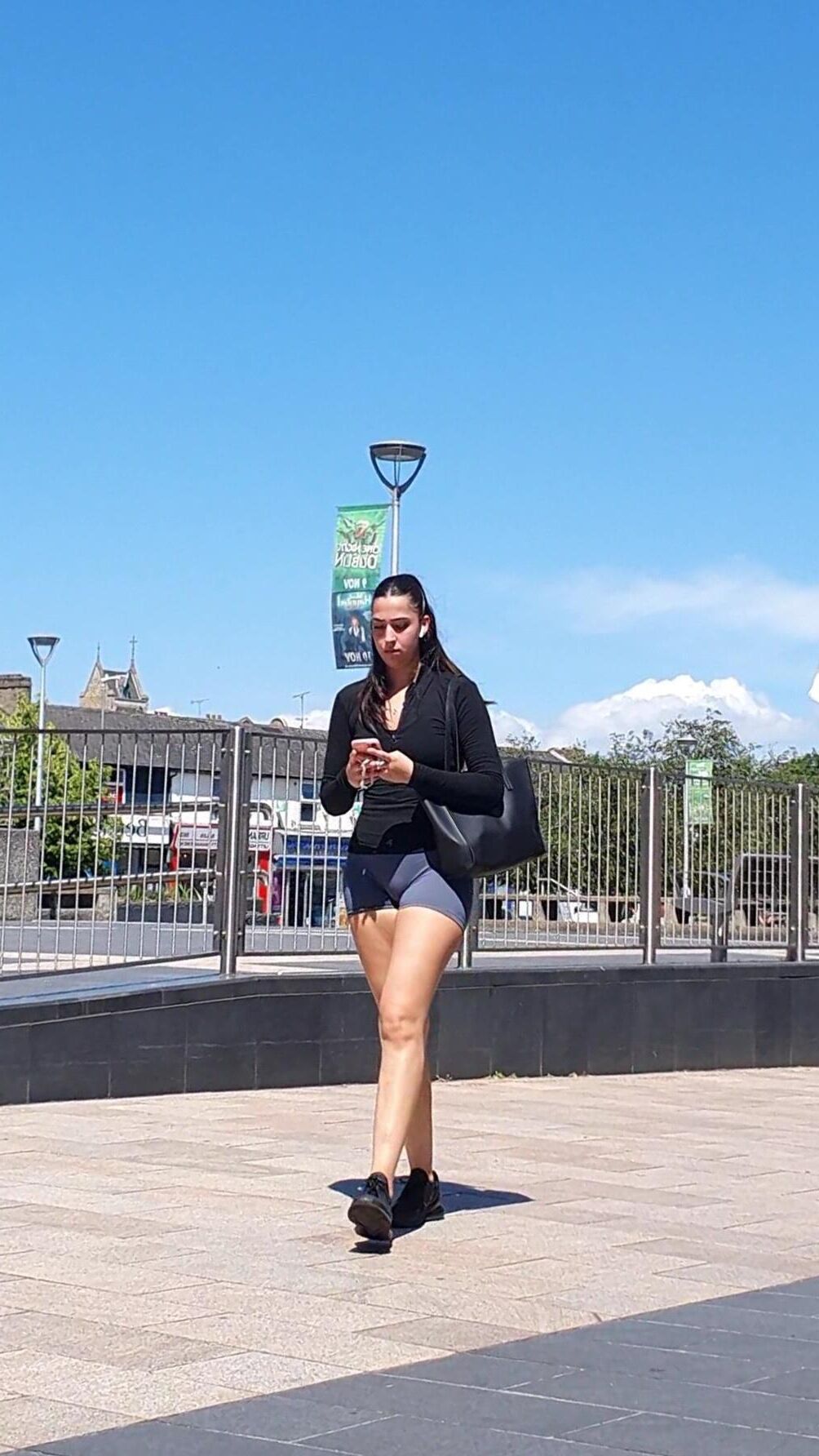 [Candid] Gym Desi mostra pernas e bunda