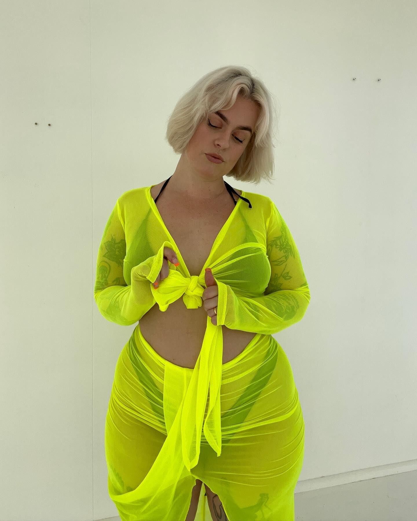 Soph Big Butt Big Tits Beauty Blonde BBW Girl Mixed Hot Shots