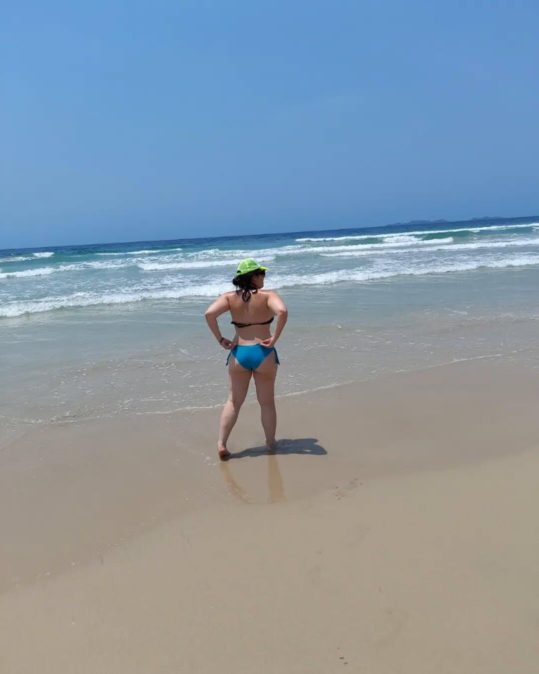 Latim sexy incrível com peitos grandes