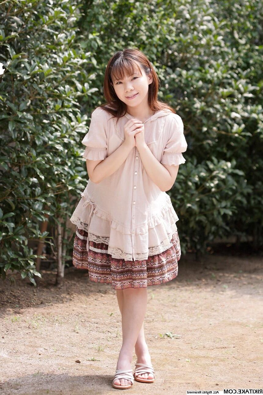 japanese nude model Tomomi Yasuda