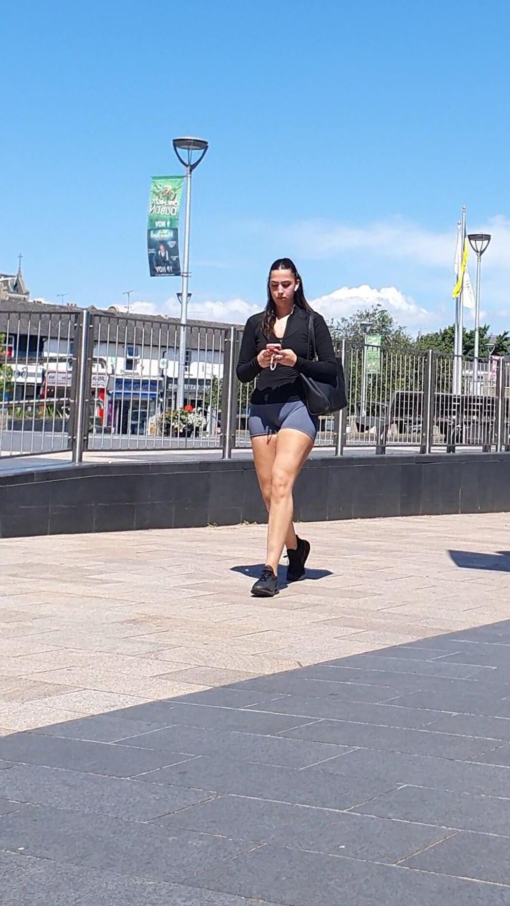 [Candid] Gym Desi mostra pernas e bunda
