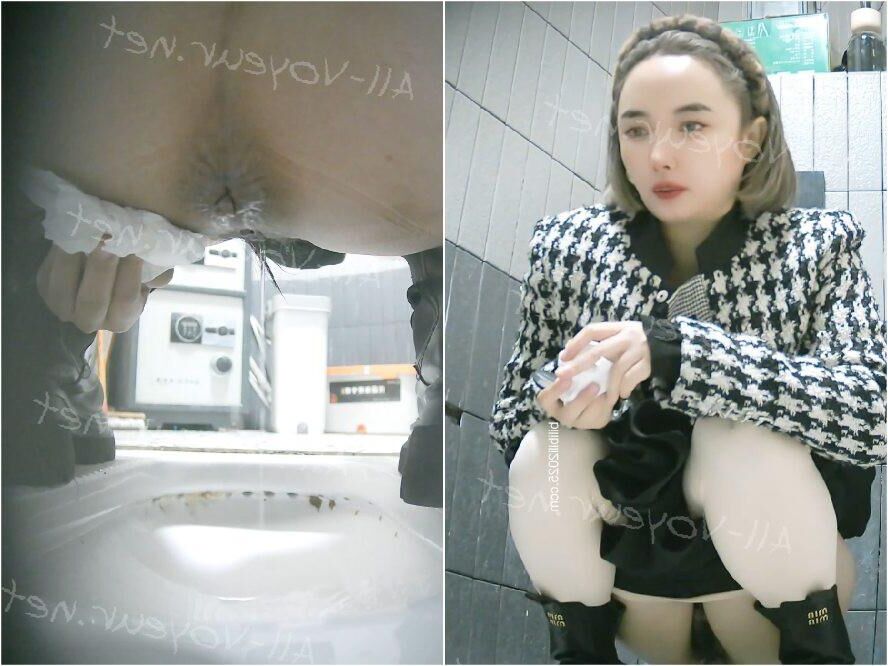 フロントビューとバックビューWomam Peeing Hidden Camera