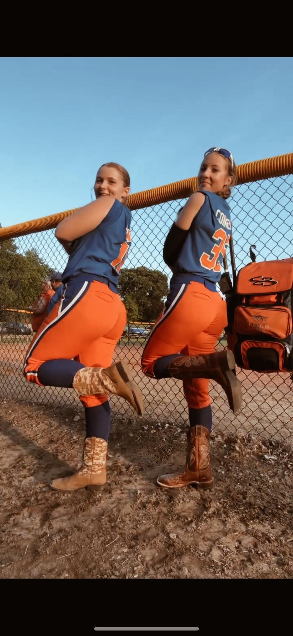 BBC用のPhat Booty Softball Pawgs