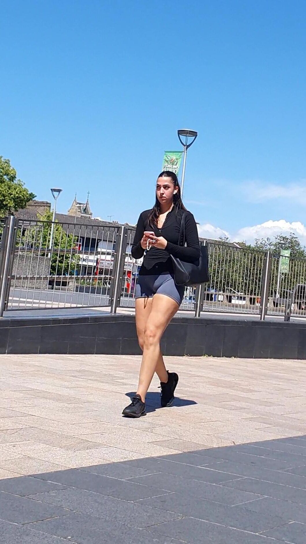 [Candid] Gym Desi mostra pernas e bunda